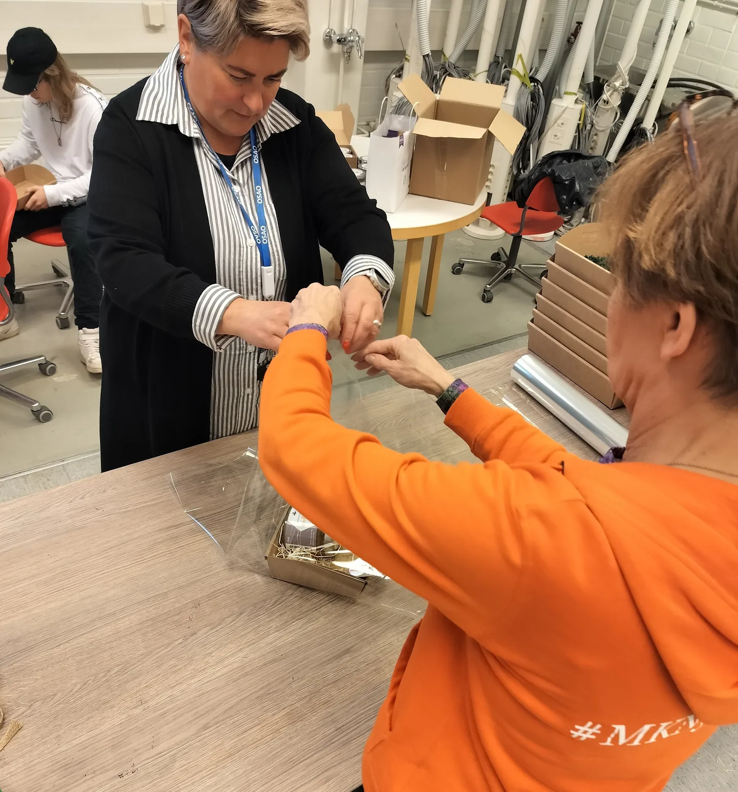 Joulukorin pakkaaminen