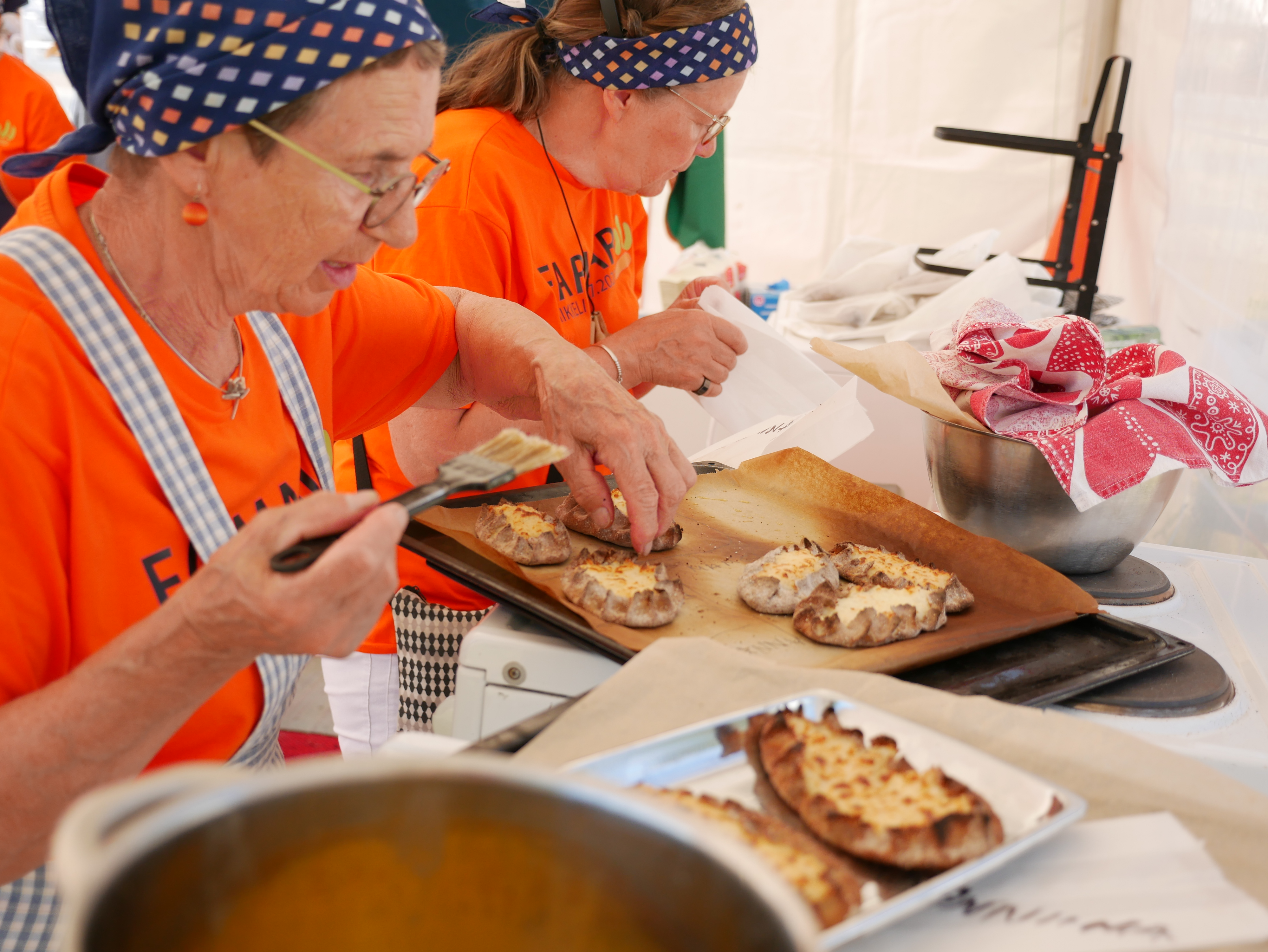 Farmarimessujen piirakkapajasta