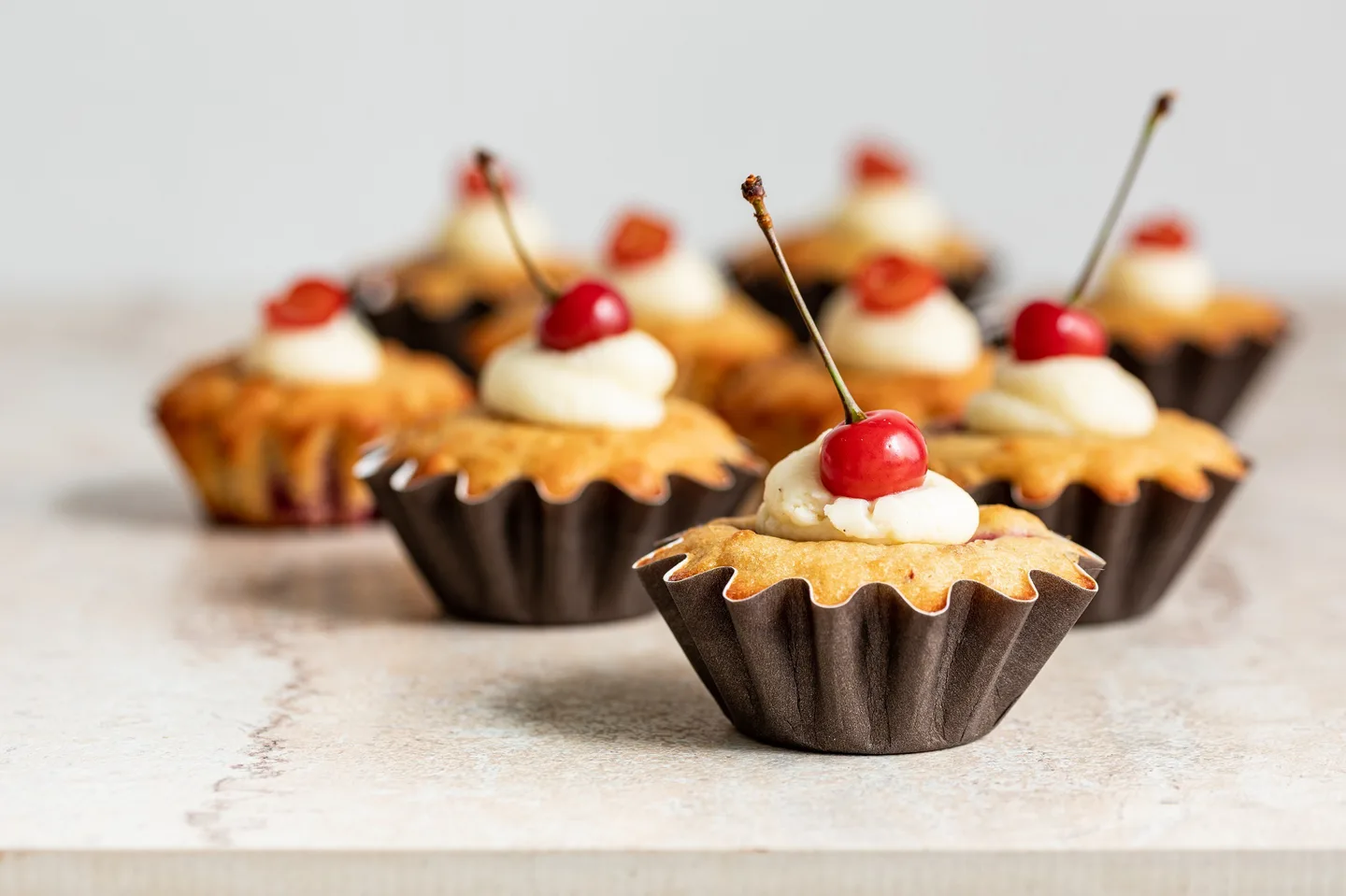 Kirsikkamuffinit vaaka Kati Laszka 5254 compressed