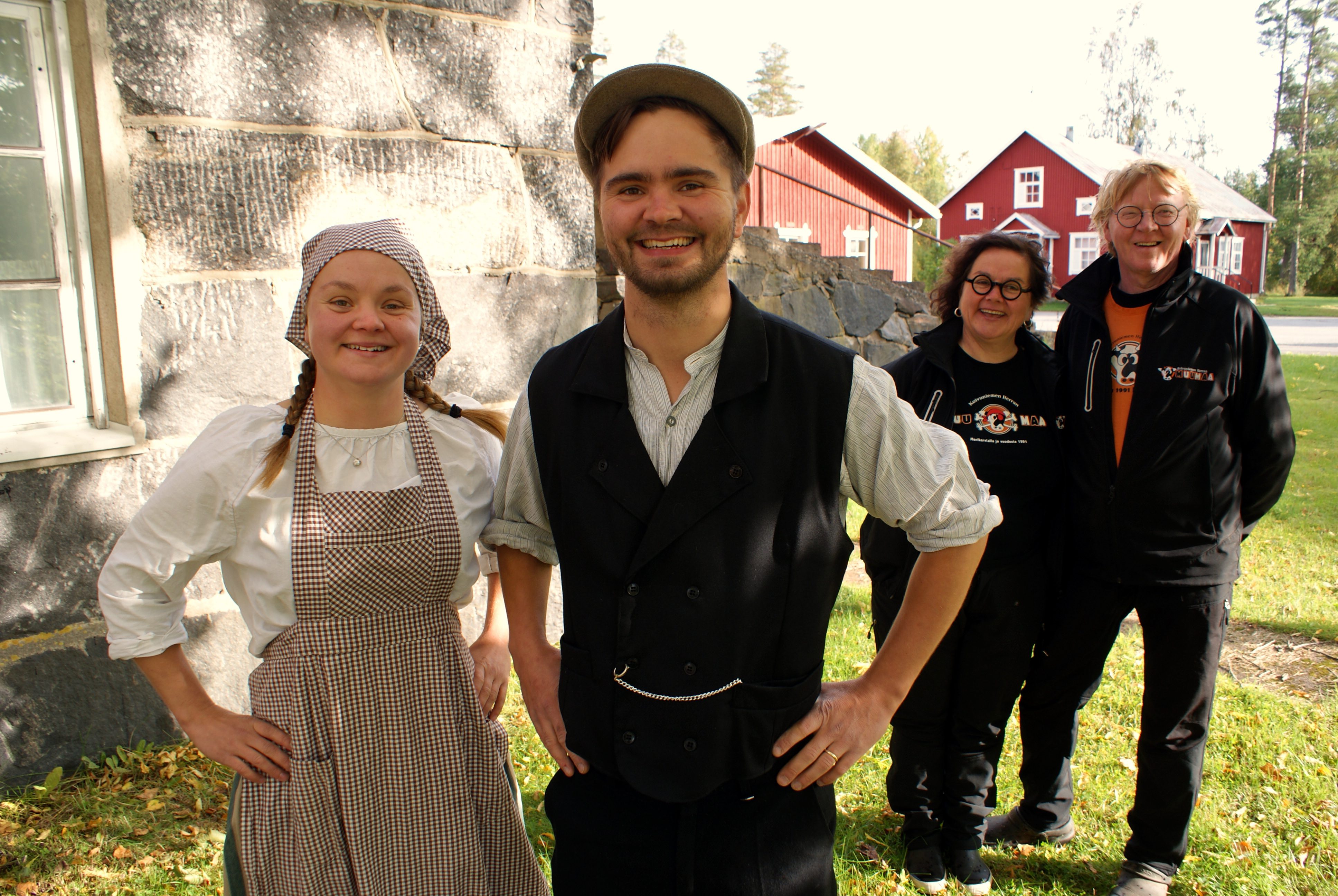 Koivuniemen Herran Farmin kaksi sukupolvea Kuva Koivuniemen Herran Farmi