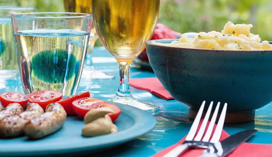 Perunasalaatti lisukkeena