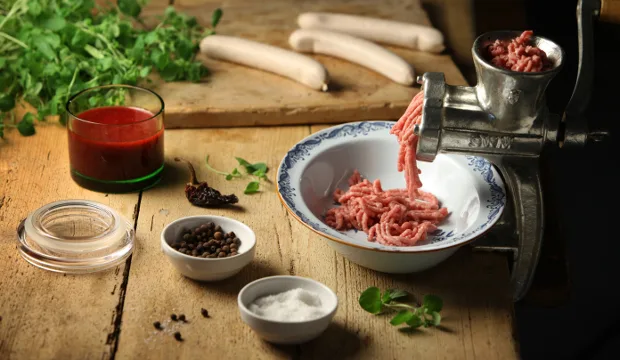 Mkn artikkeli ruokaneuvot makkara vaaka kuvamaajakotitalousnaisettimoviljakainen