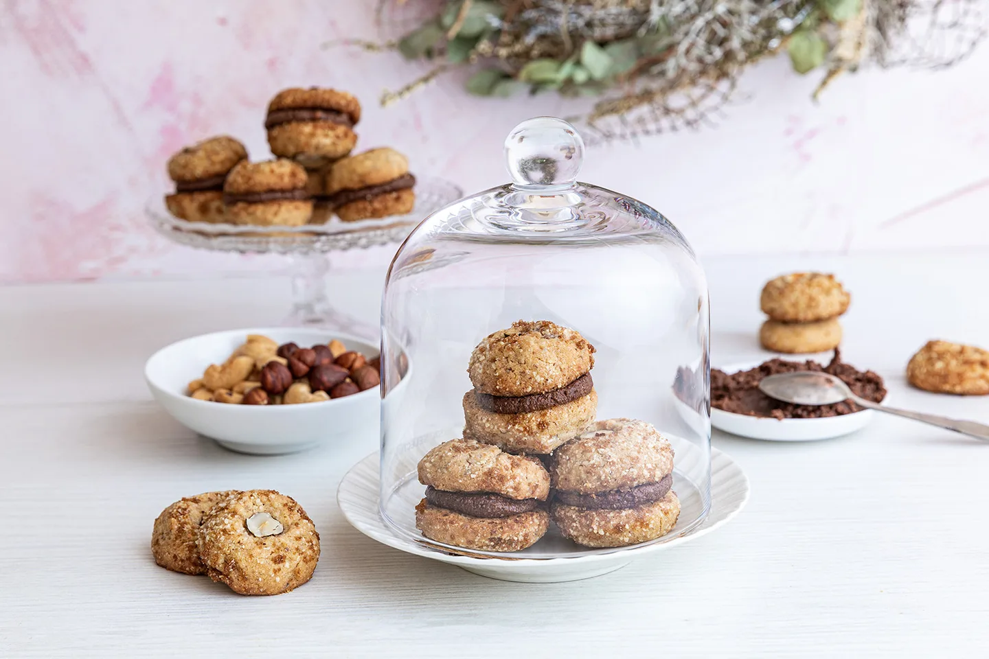 Suklaatäytteiset pähkinäpikkuleivät