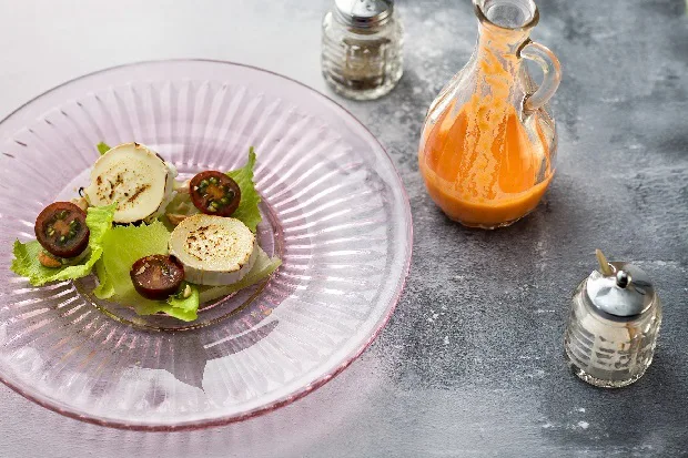 Vuohenjuusto tomaattivinegretti nettiversio