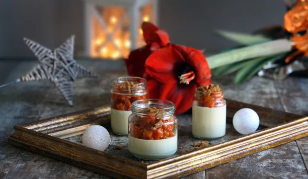 Juuresvanukas ja juureshilloke tarjottimella