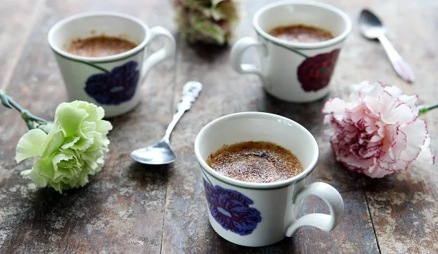 Raparperipaahtovanukas