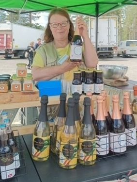 Päivi_Angervo ja tuotteet Kuva Päivi Maaranen