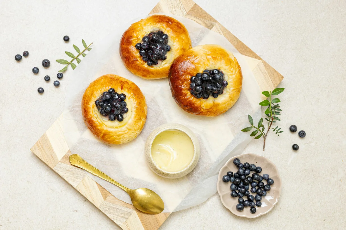 Tuoremustikkapulla Kati Laszka