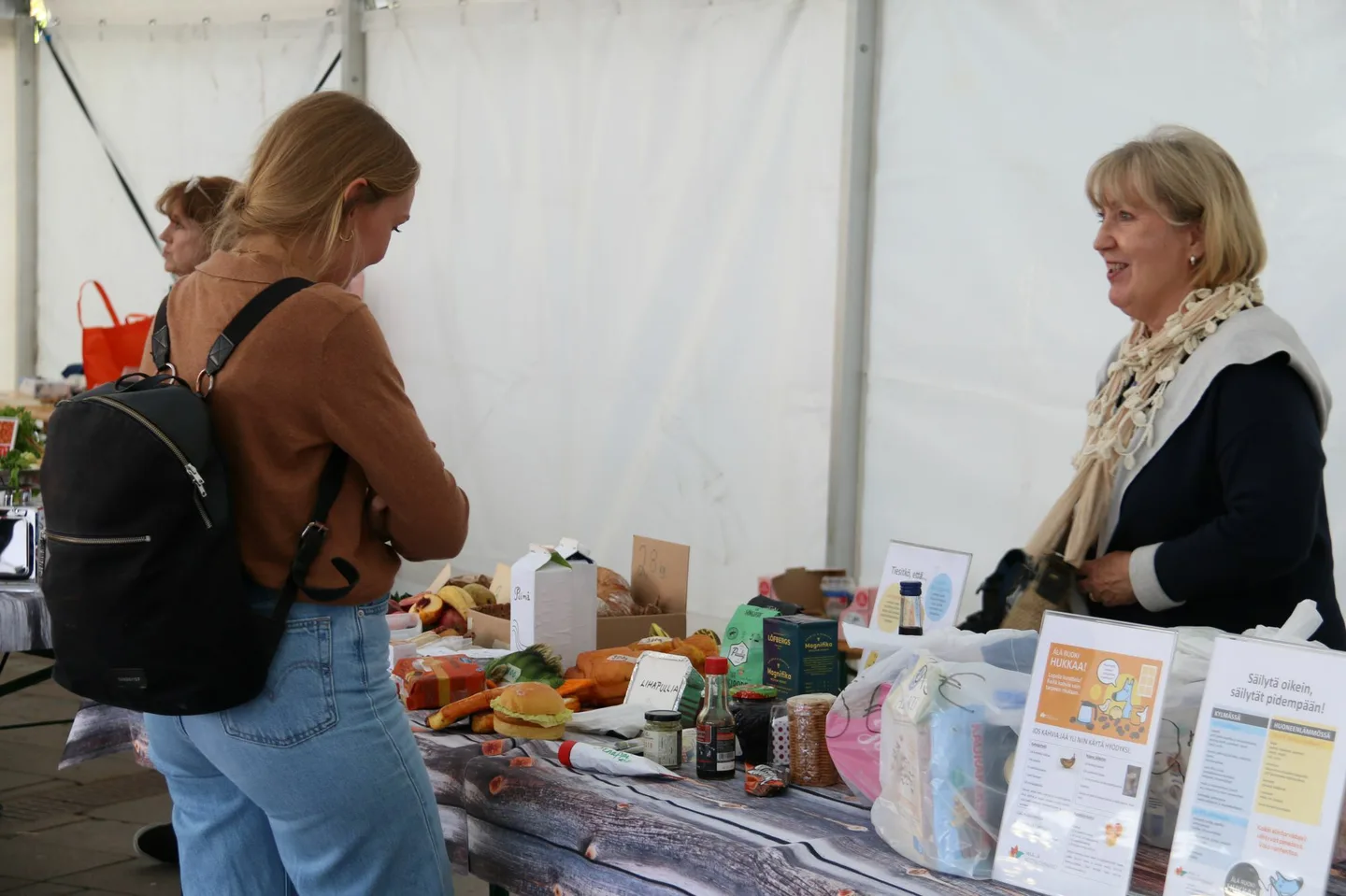 Vuoden ruokahavikki poydalla kuva Kirsi Haapamatti