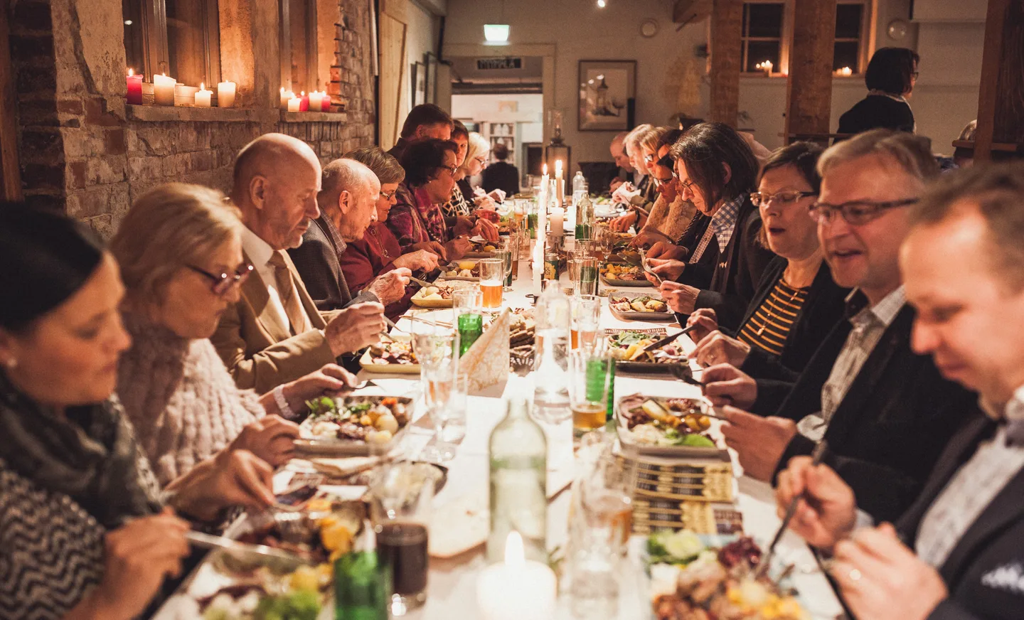 Kekrijuhla juhlaväki Knehtilä Kuva Pyry Pekka Kantonen