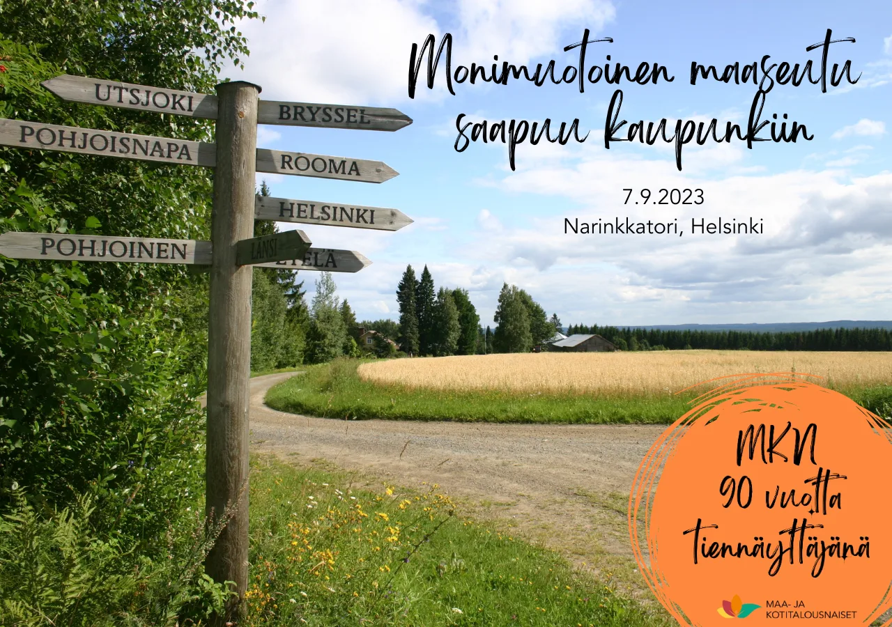 Luonnonkukkia, pelto ja opaskyltti maalaismaisemassa