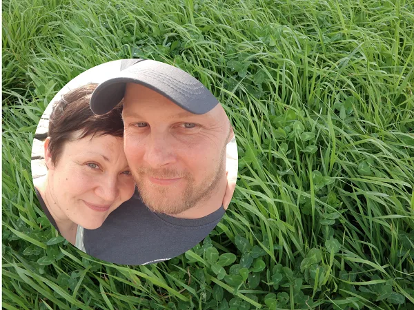 Jenni ja Riku Harmaajarvi Maunula Luomutila nurmi