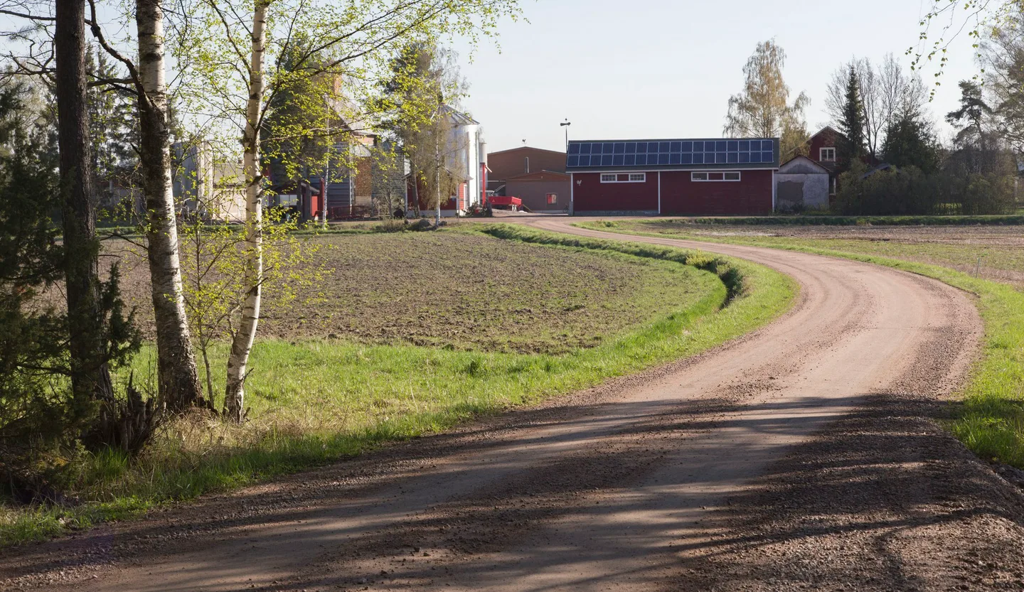 Maatilarakennuksia 2