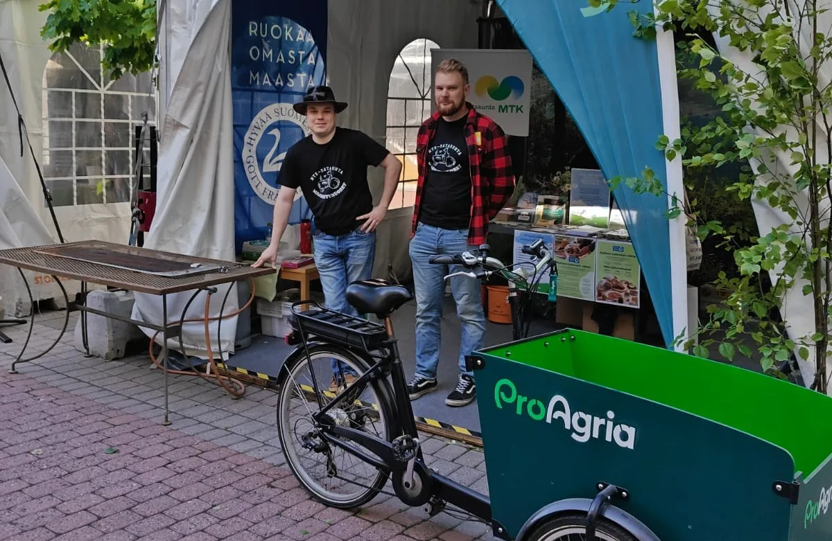Suomi Areena 2025 proagrian osastolla 2 ihmista