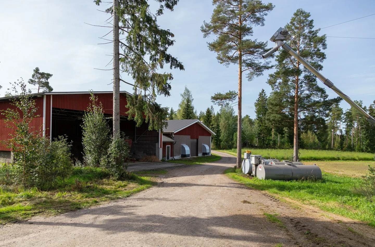 Maatilarakennuksia