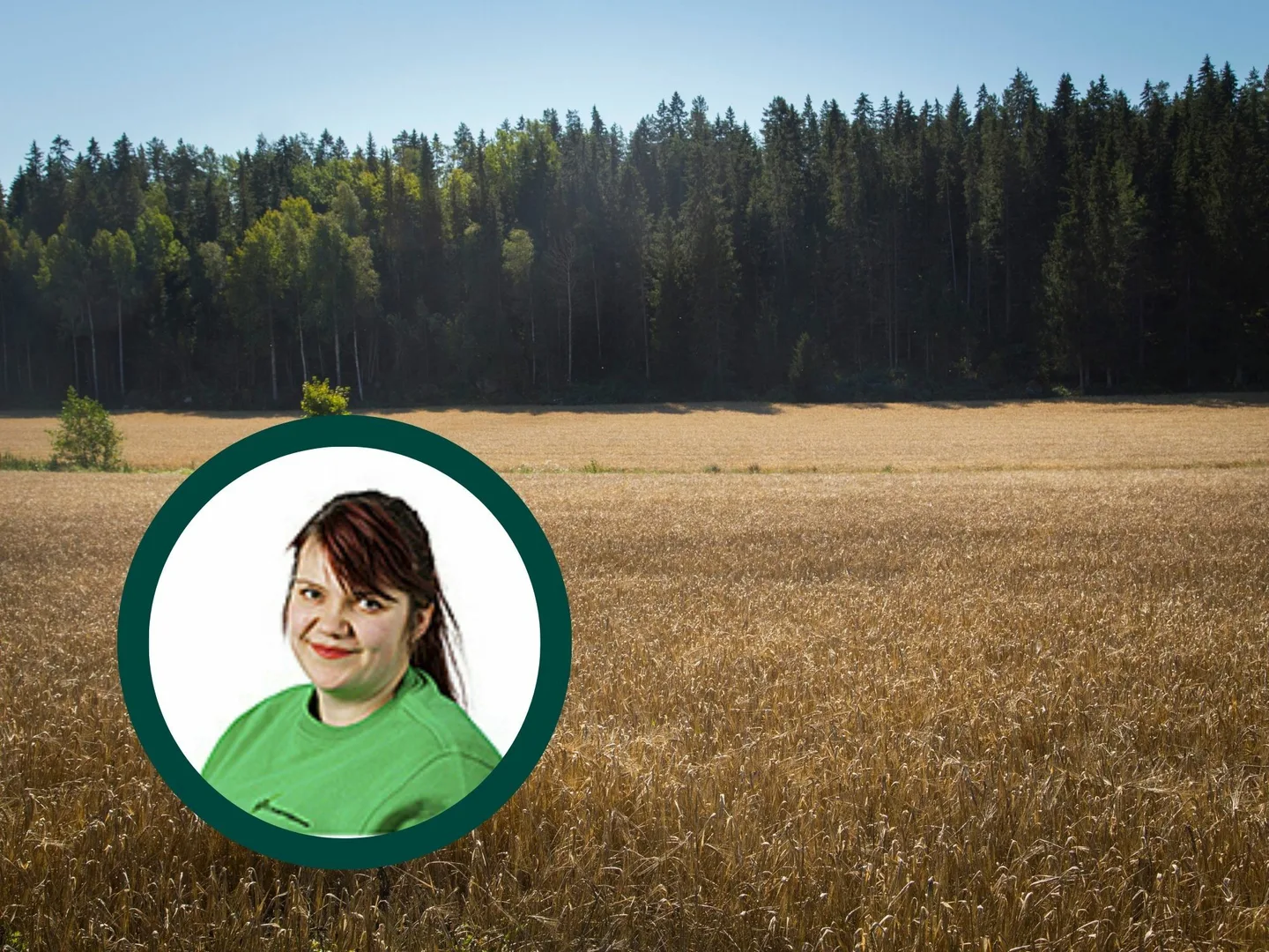 ProAgrian asiantuntija Anu Kylmäluoma sekä viljapelto
