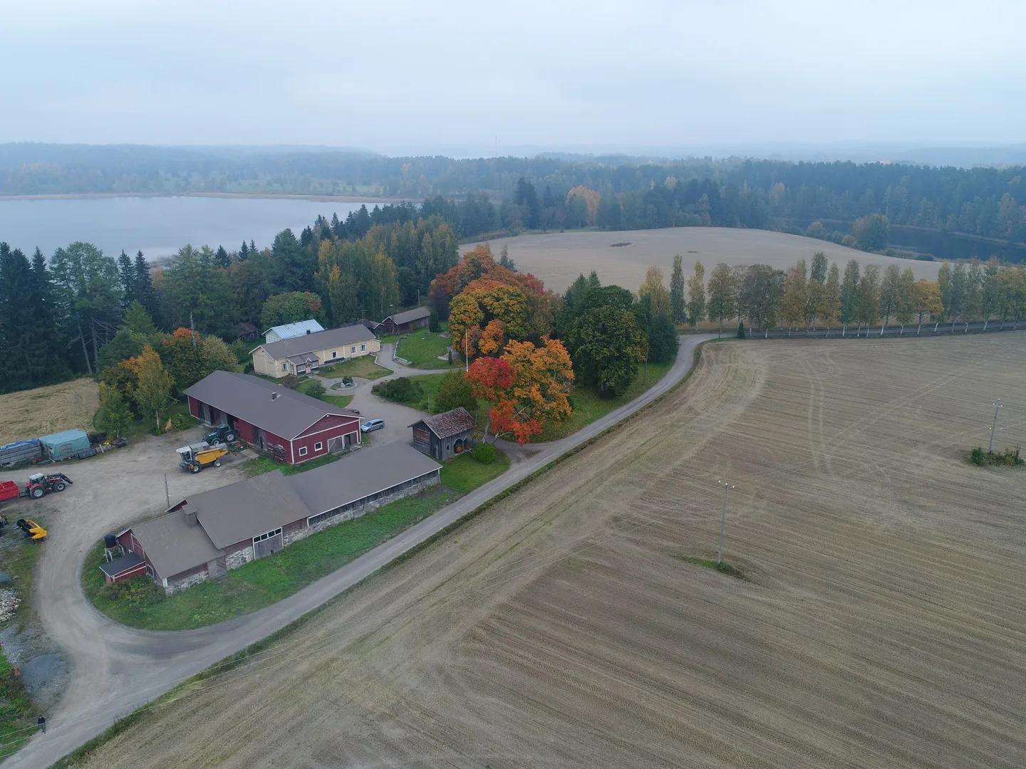 Kalkinlevitystä maatilalla