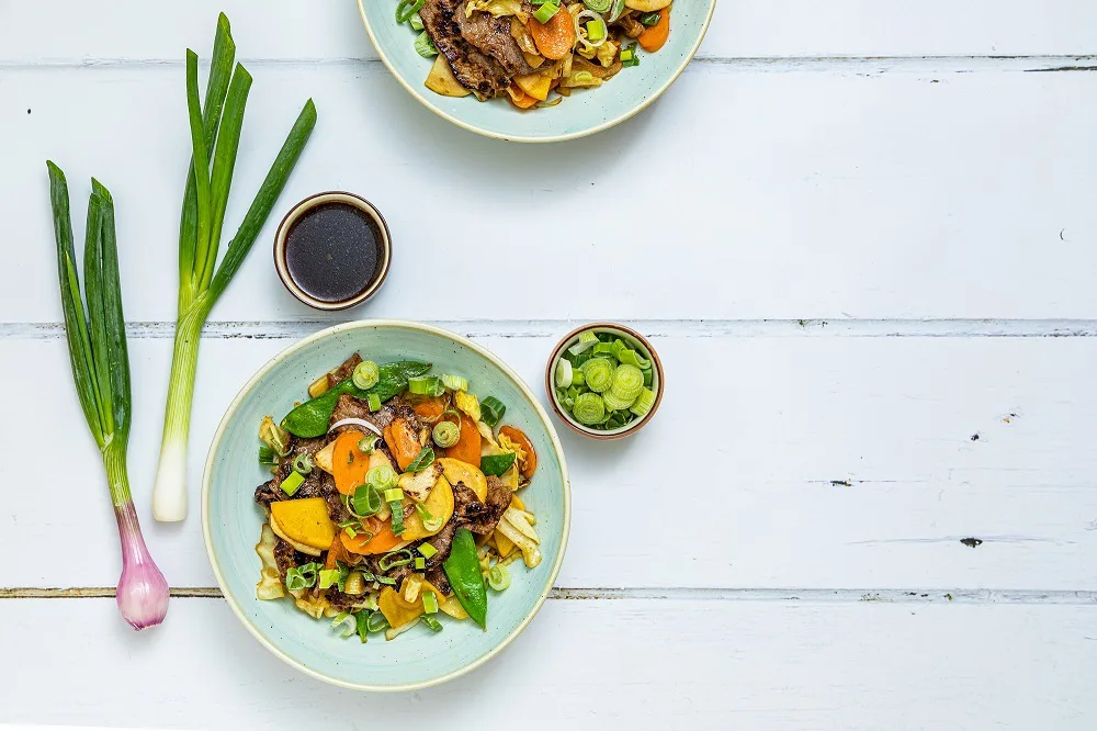 Aasialainen liha-kasvispannu. Kuva Kati Laszka