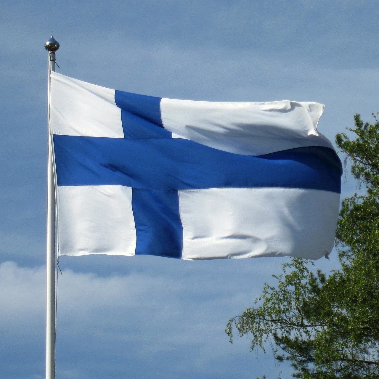 Flag of finland 123273 1280