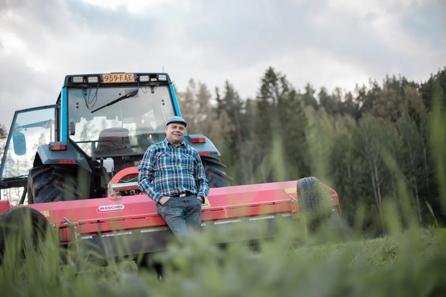 Jari Eerola vastaanotti 10 000 euron viljelijästipendin.