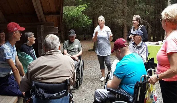 Kukkolan maatilapäivää ohjaamassa Sinikka Hynninen-Otva, Katri Palpatzis ja Maritta Karvinen (oik.)