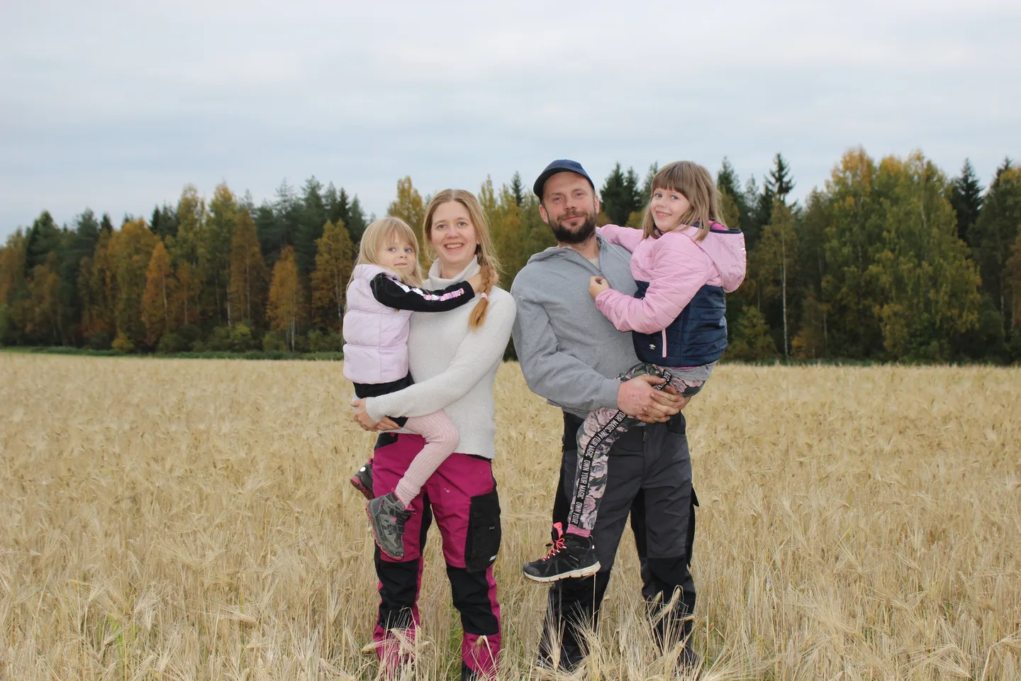 – Yrityksen visio ja tulevaisuus on oltava selvillä, vaikka välillä olisi hankalia aikoja. Jos pysähdytään liian pitkäksi aikaa, motivaatio häviää, Tiina ja Tuomas Katainen sanovat. Kuva: Anne Rönkä