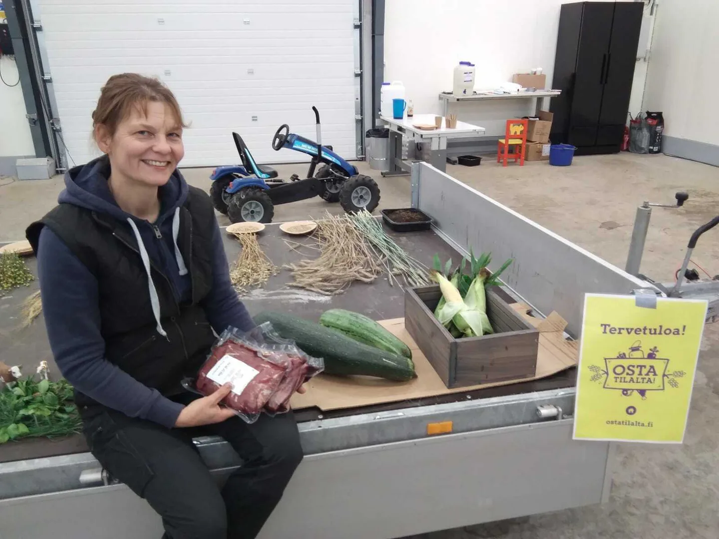 Minna Suurpää kokee, että sähköisestä järjestelmästä on helppo seurata esimerkiksi lihanmyynnin kannattavuutta.