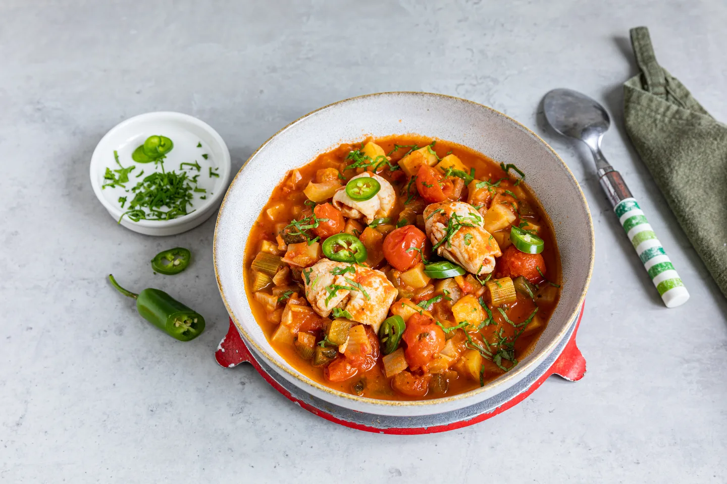 Padassa punaista kalapataa