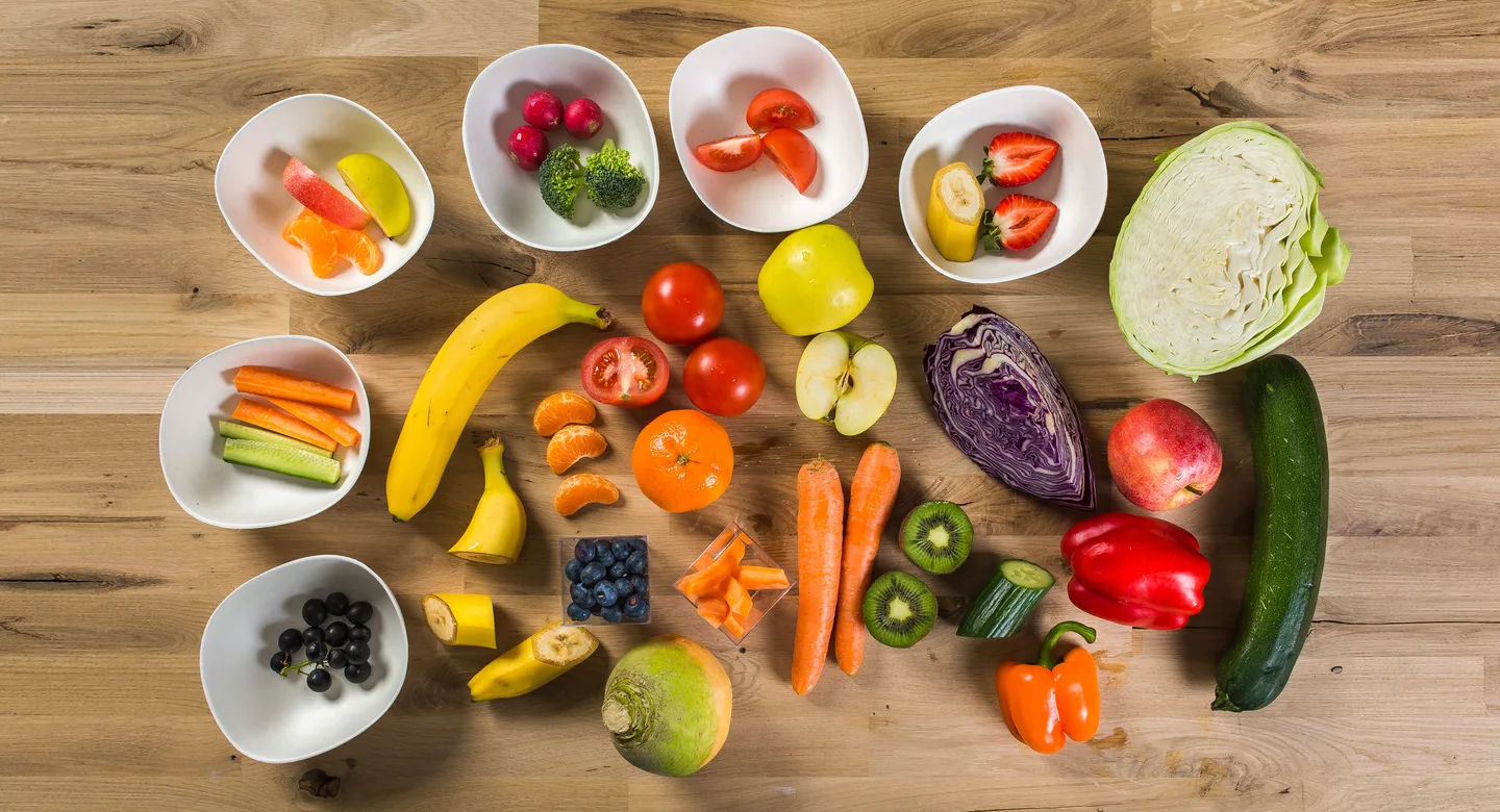 Kasvikset ovat tärkeä osa terveyttä edistäviä välipaloja ja kouluruokaa.