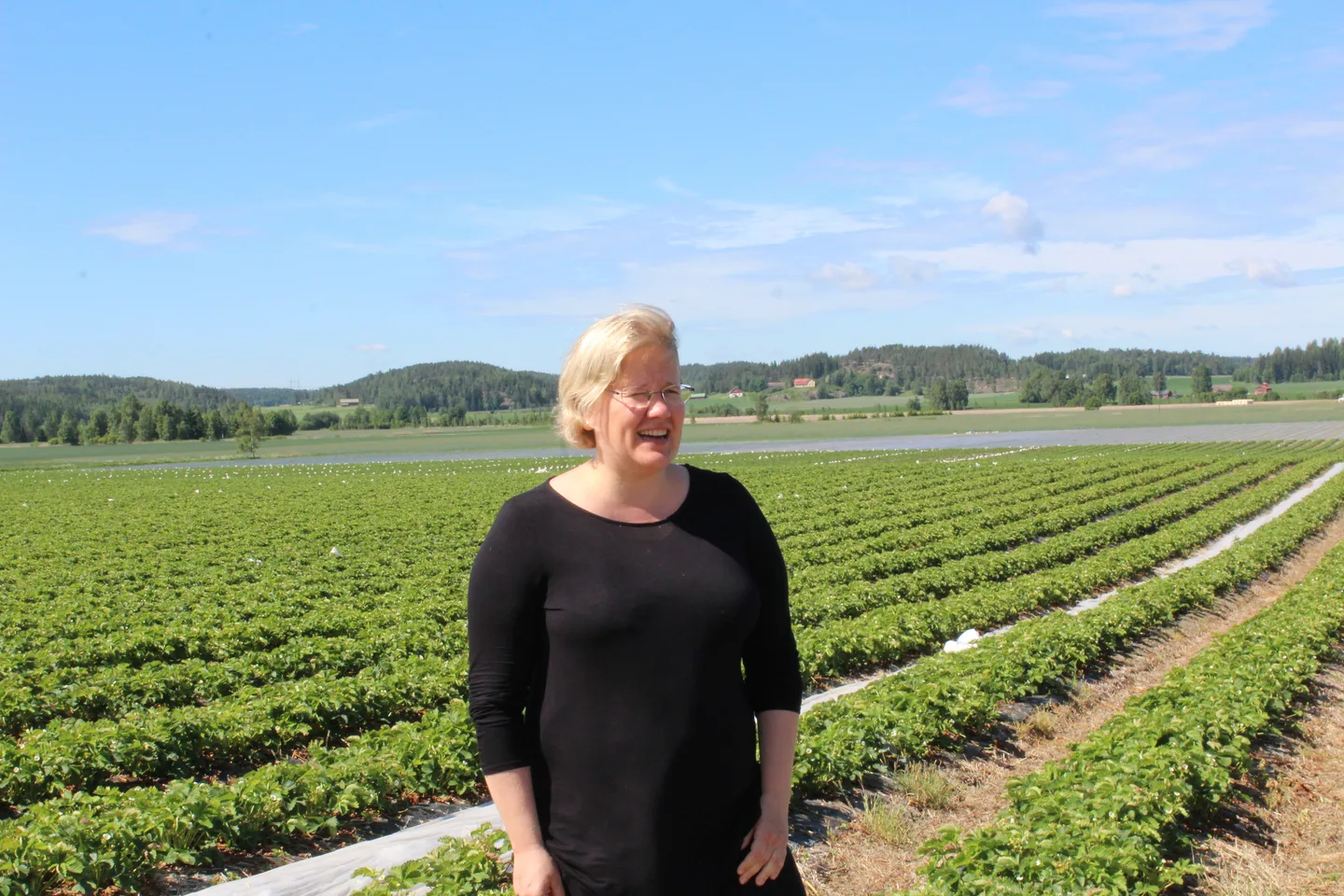 Kati Suominen on jakanut ryhmässä muiden tavoin aktiivisesti omia kokemuksiaan ja saanut muilta pohdittavaa omaan toimintaansa. - Asioita ei voi suoraan kopioida omalle tilalle, vaan soveltaa omiin toimintatapoihin. Kuva: Sanna Lindén