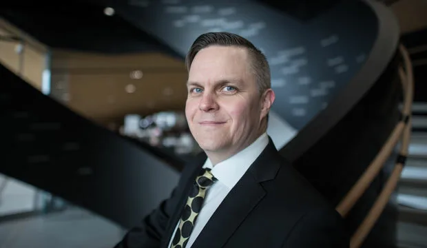 Toimitusjohtajanettiartikkeli