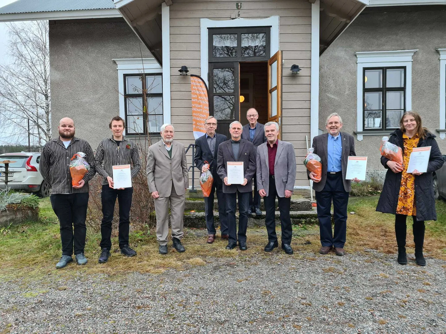 Kuvassa ovat Etelä-Suomen kilpailun palkitut. Valtakunnallisen Vuoden maisemateko 2021 -kilpailun voittaja julkistetaan ensi viikon torstaina 25.11.